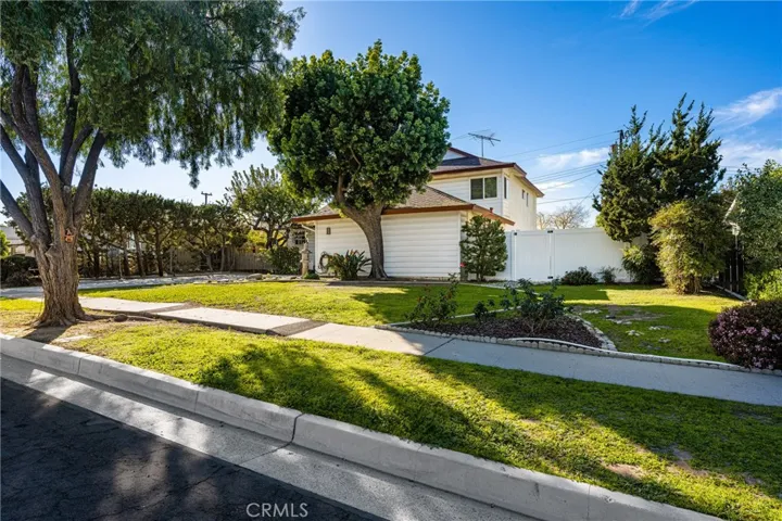 2531 2531 Hartford, Fullerton, California 92835