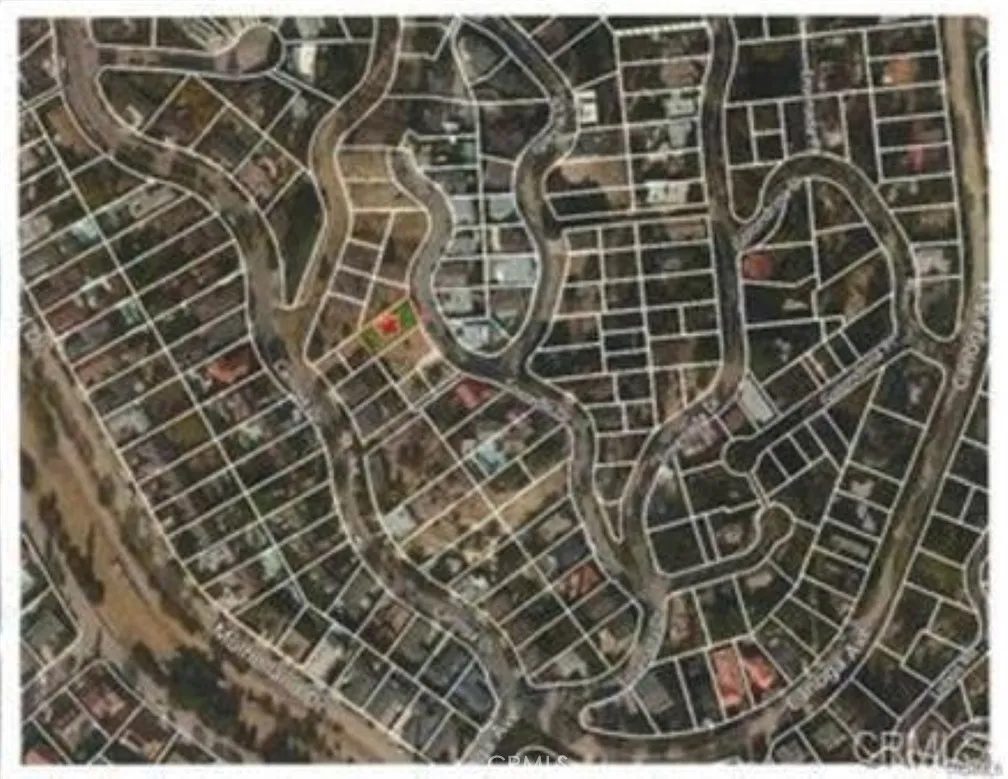 Aerial map of neighborhood with the red star marking the lot.