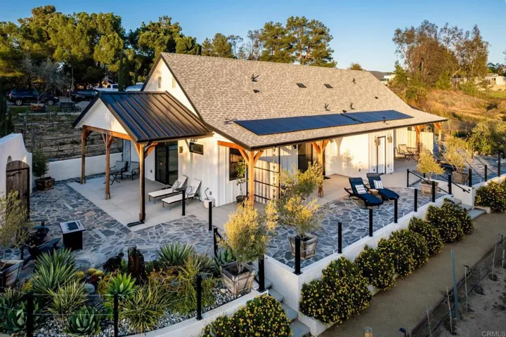 Four 1 bed/1 bath casitas