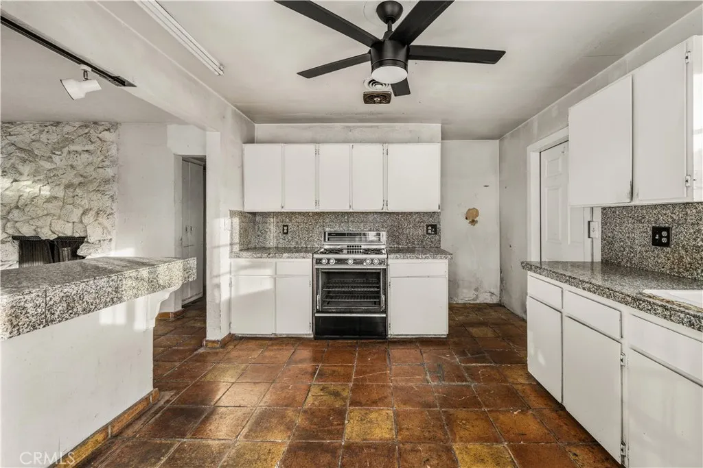 11151 Clarissa Street, Garden Grove, California 92840 home-pic-10