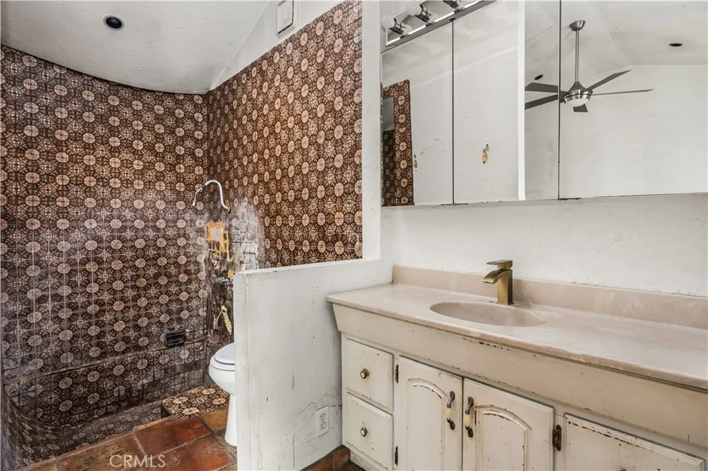 11151 Clarissa Street, Garden Grove, California 92840 home-pic-14