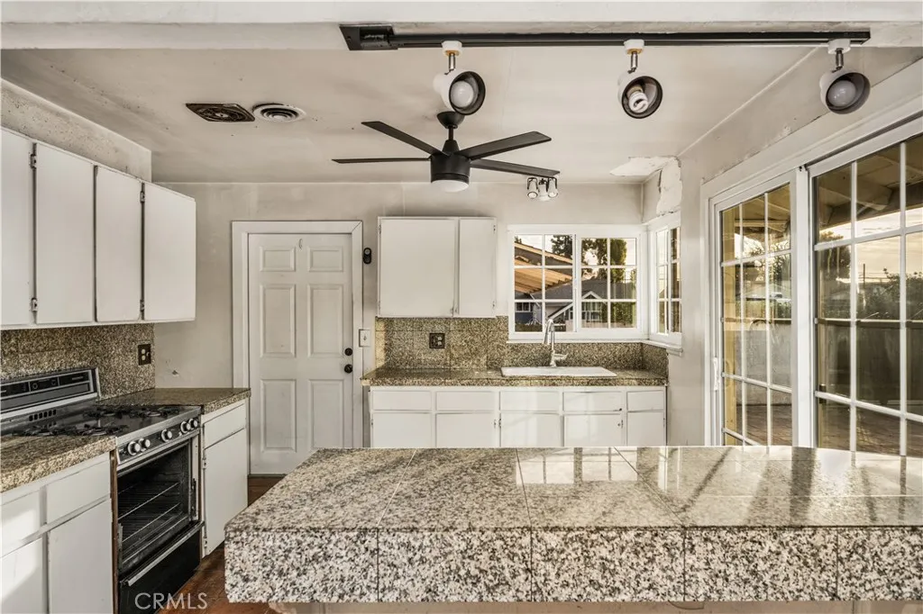 11151 Clarissa Street, Garden Grove, California 92840 home-pic-9