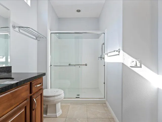 17-Casita Bathroom