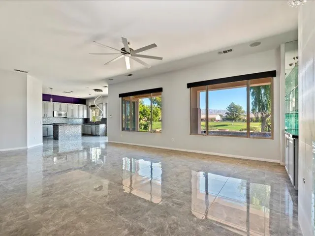 20-Family Room