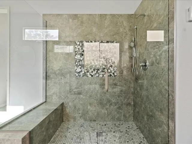 44-Shower with Bench