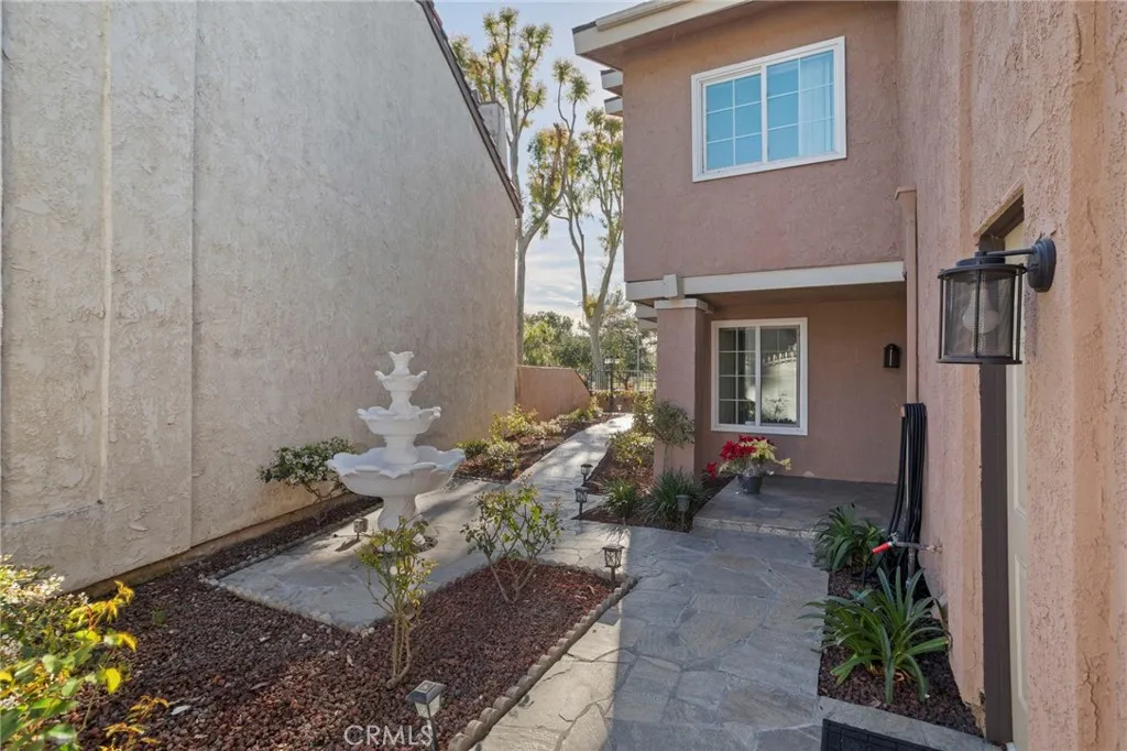 1981 W Bayshore, Anaheim, California 92801 home-pic-3