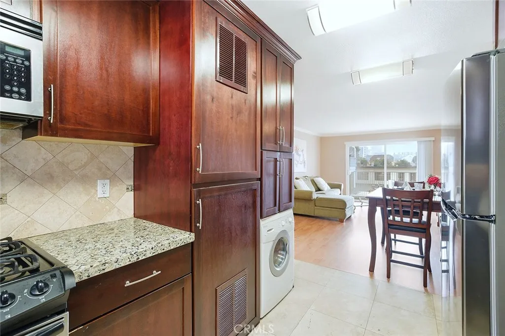 637 Atlantic 3, Long Beach, California 90802 home-pic-10