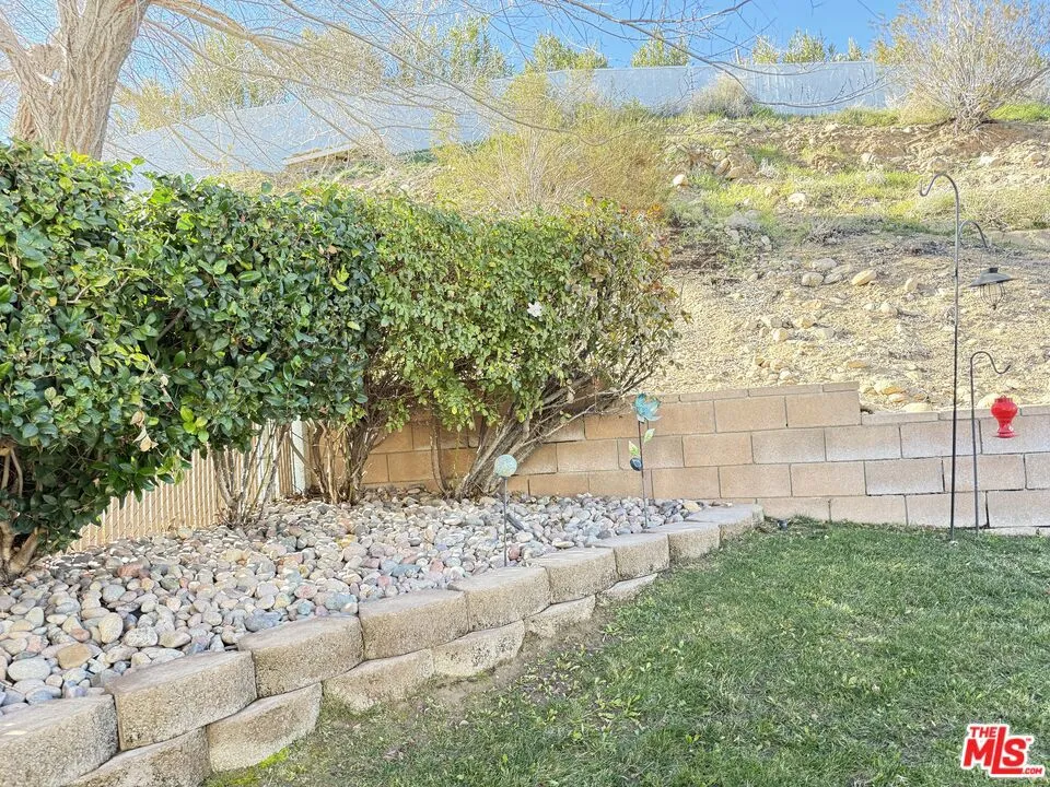 18238 Kalin Ranch Drive, Victorville, California 92395 home-pic-21
