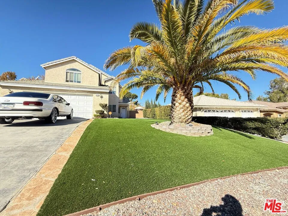 18238 Kalin Ranch Drive, Victorville, California 92395 home-pic-1