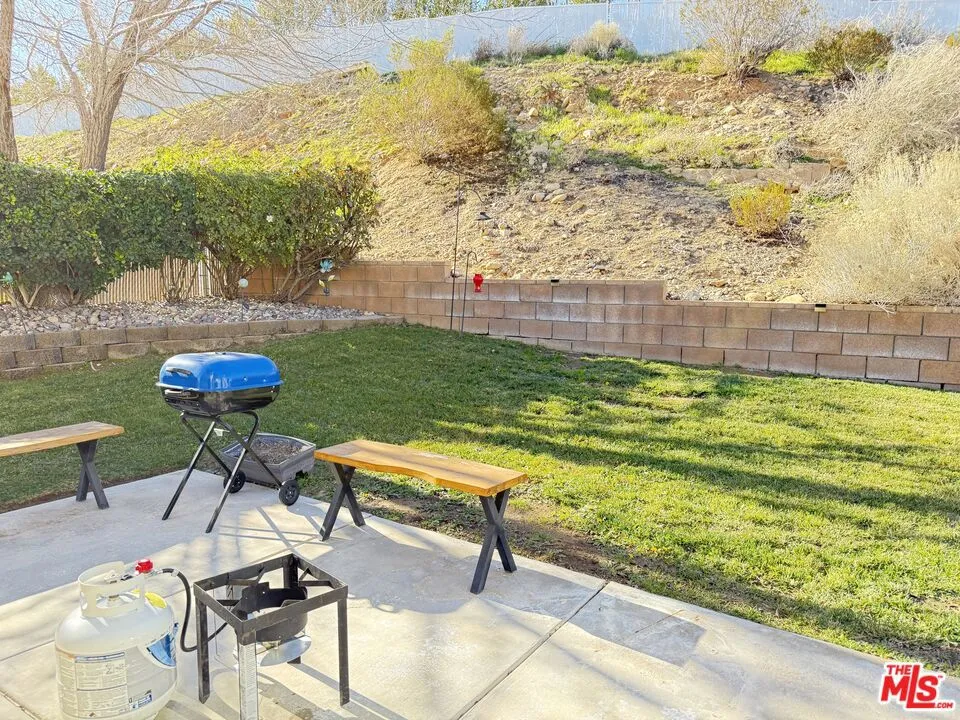 18238 Kalin Ranch Drive, Victorville, California 92395 home-pic-33