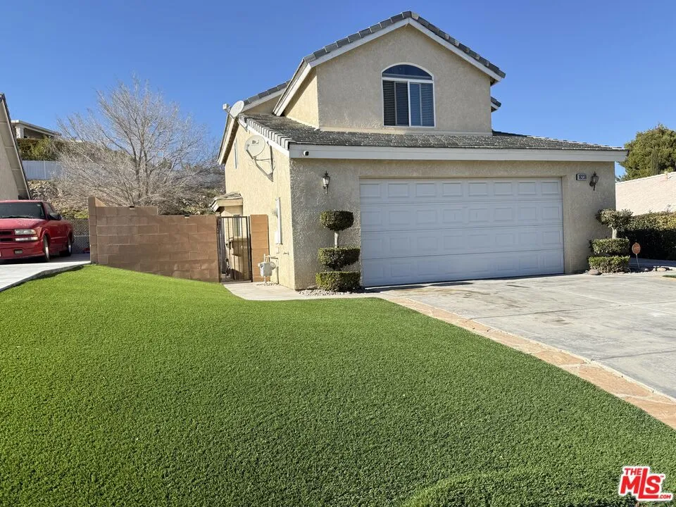 18238 Kalin Ranch Drive, Victorville, California 92395 home-pic-4