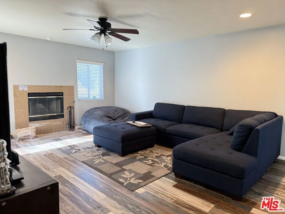 18238 Kalin Ranch Drive, Victorville, California 92395 home-pic-6