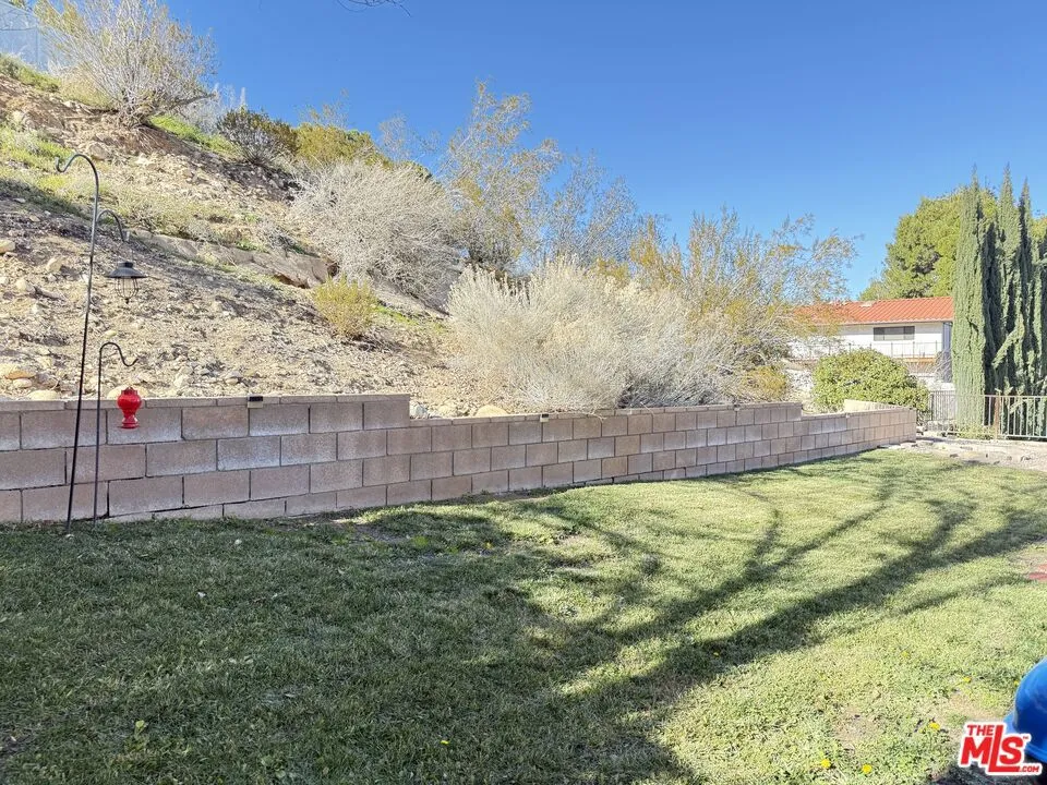 18238 Kalin Ranch Drive, Victorville, California 92395 home-pic-30