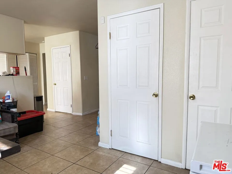 18238 Kalin Ranch Drive, Victorville, California 92395 home-pic-12