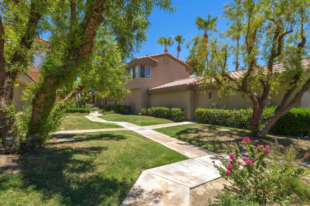 55384 Laurel, La Quinta, California 92253 home-pic-1