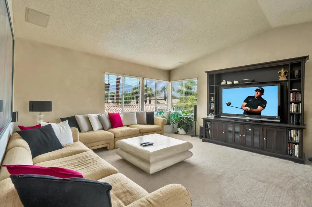55384 Laurel, La Quinta, California 92253 home-pic-22