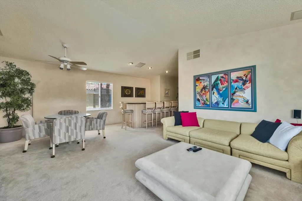 55384 Laurel, La Quinta, California 92253 home-pic-24