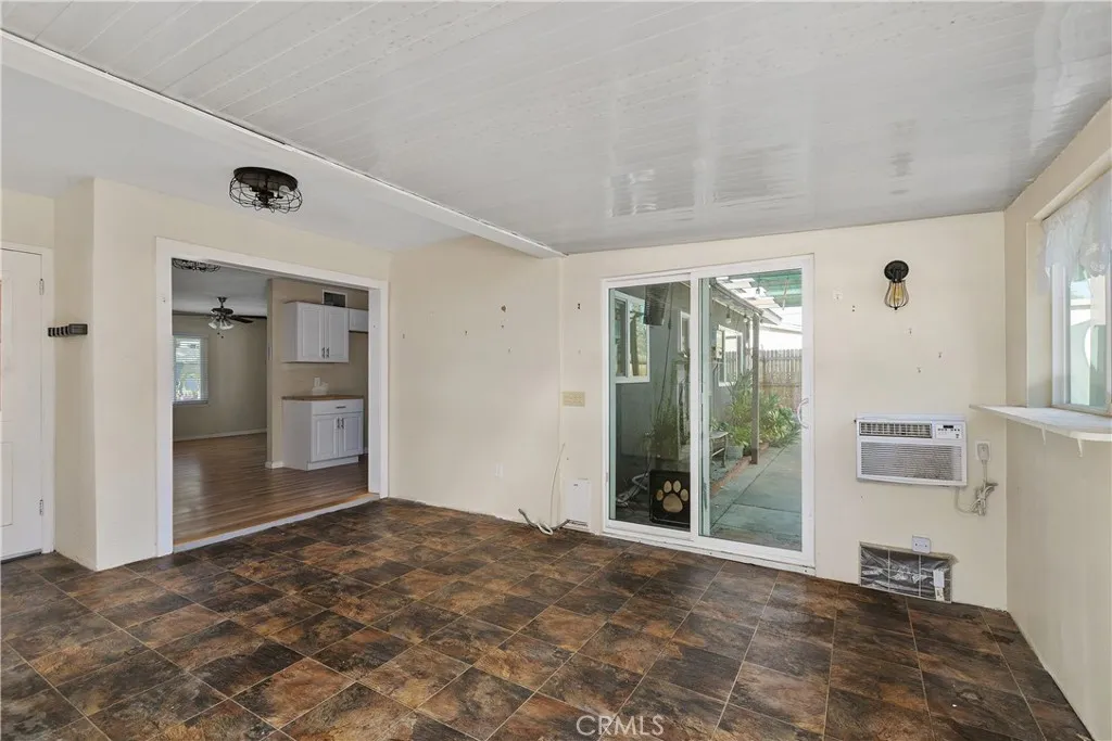 890 S Inez St. Street, Hemet, California 92543 home-pic-17