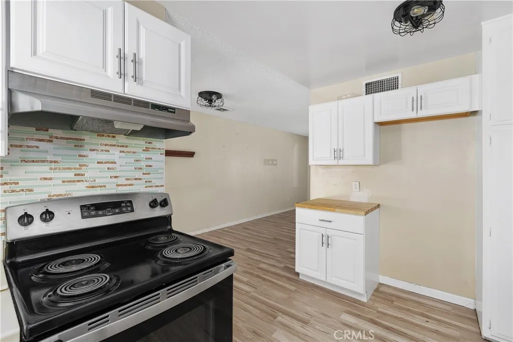 890 S Inez St. Street, Hemet, California 92543 home-pic-13