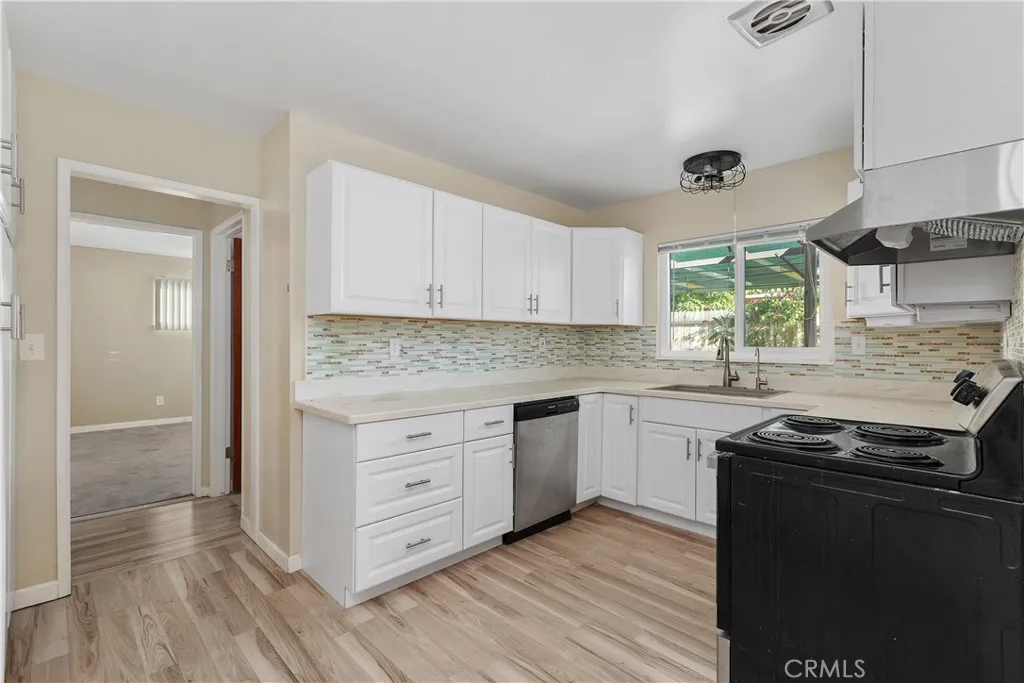890 S Inez St. Street, Hemet, California 92543 home-pic-10