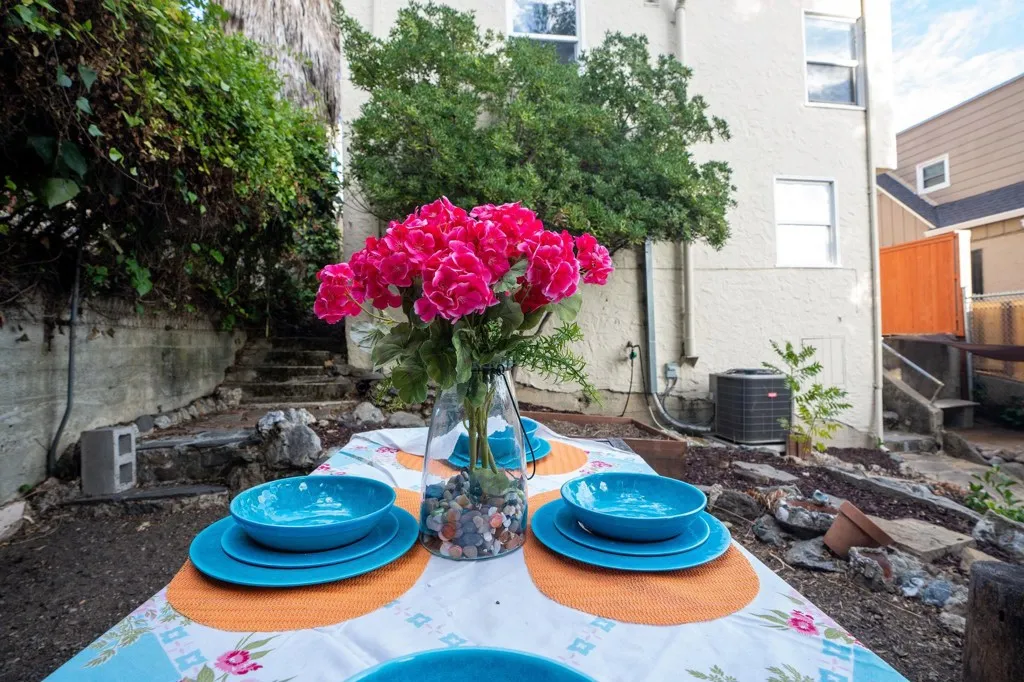 2925 El Monte Ave, Oakland, California 94605 home-pic-53