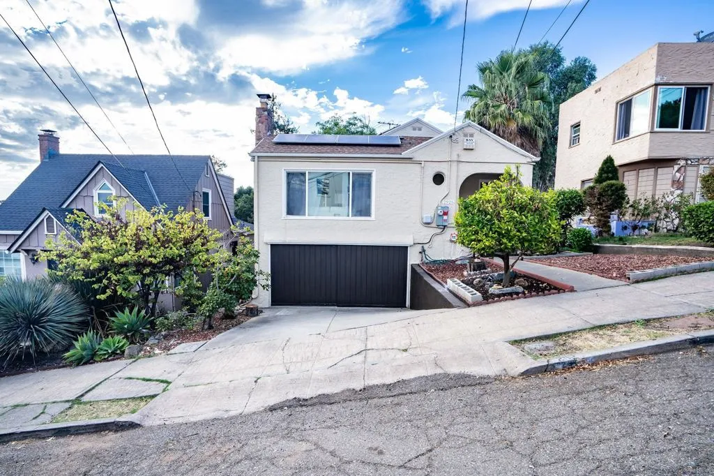 2925 El Monte Ave, Oakland, California 94605 home-pic-1