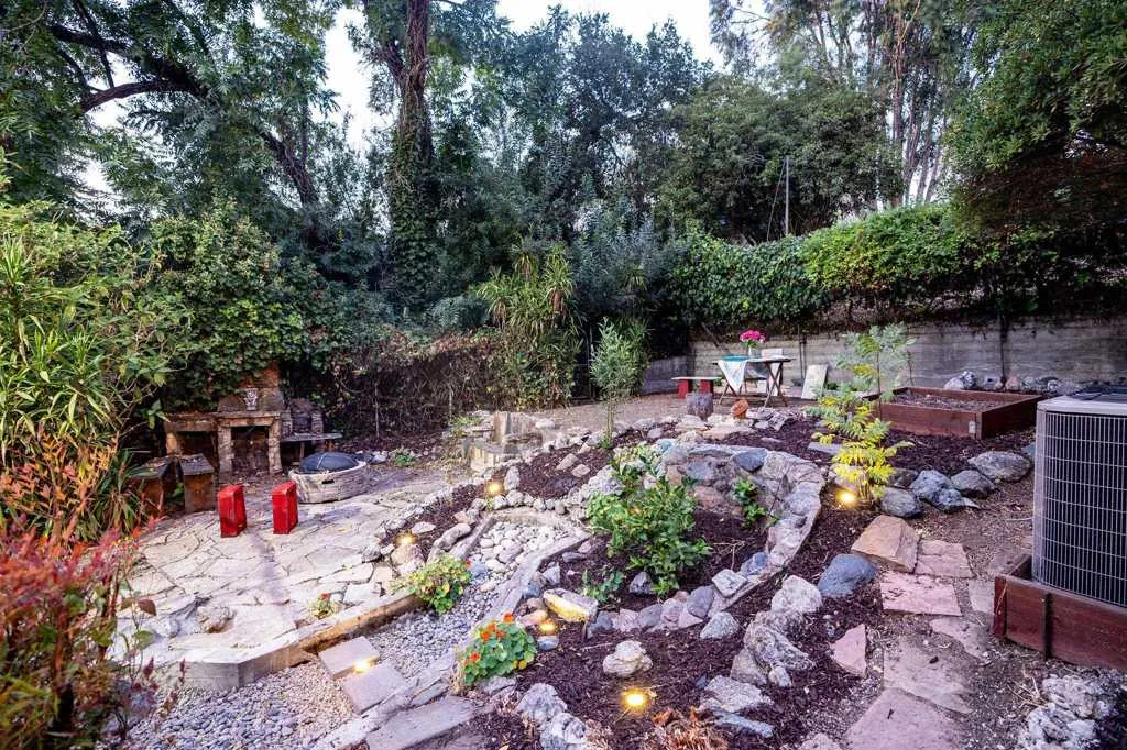2925 El Monte Ave, Oakland, California 94605 home-pic-55