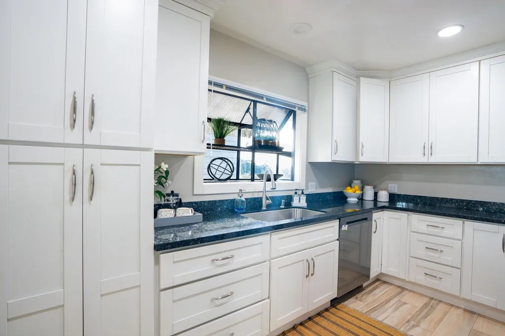 2925 El Monte Ave, Oakland, California 94605 home-pic-24
