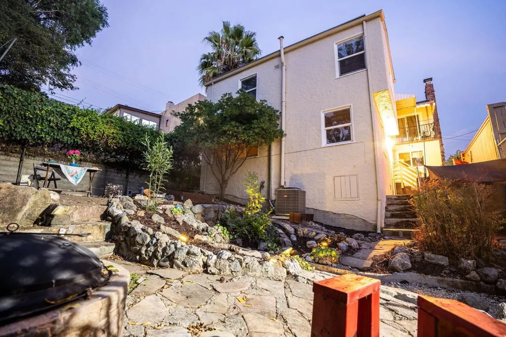 2925 El Monte Ave, Oakland, California 94605 home-pic-51