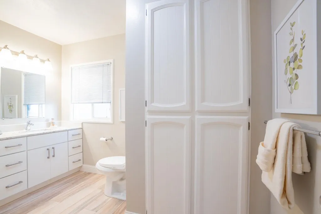 2925 El Monte Ave, Oakland, California 94605 home-pic-27