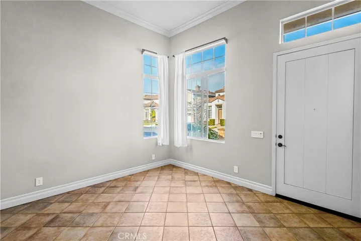 Front Room/Entry