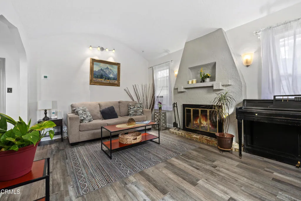 2941 Glenrose Avenue, Altadena, California 91001 home-pic-3