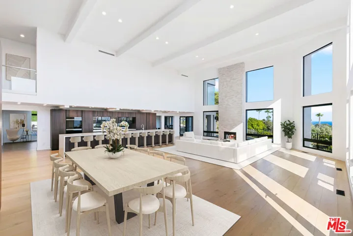 Kitchen and dining virtually s