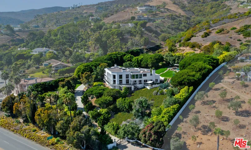 32597 Pacific Coast Highway, Malibu, California 90265