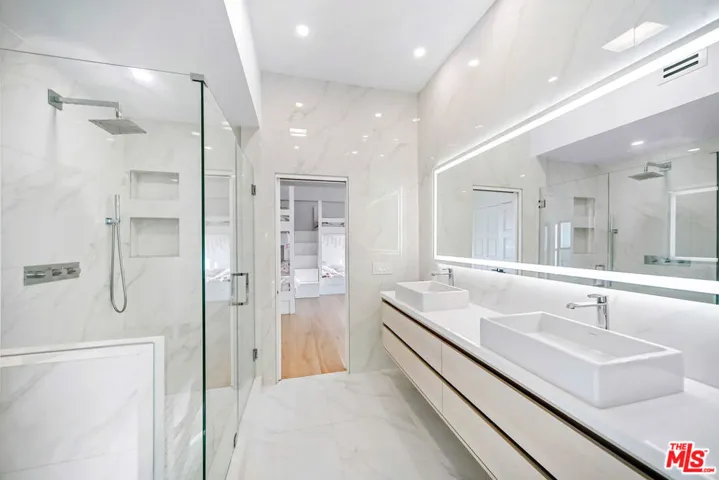 2nd primary bath