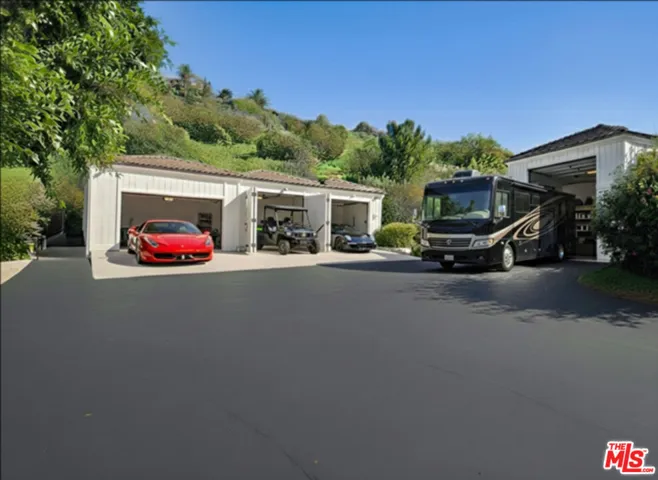 virtually staged