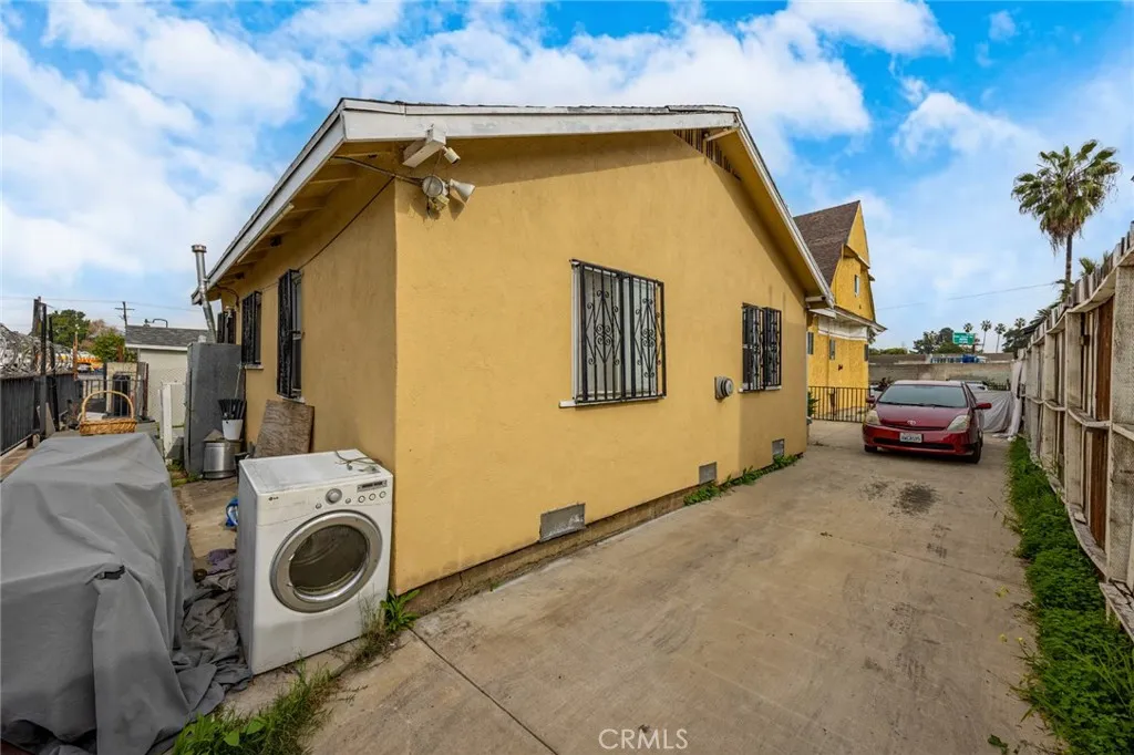 443 S State, Los Angeles, California 90033 home-pic-8