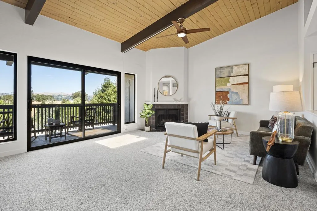 19100 Crest Ave 100, Castro Valley, California 94546 home-pic-1