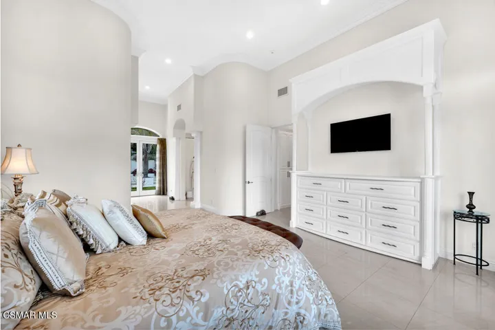 932 Rosario Dr- HsHProd-99