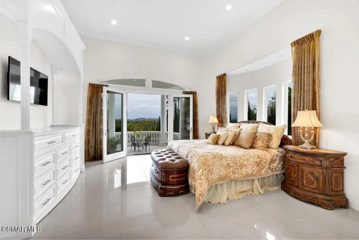 932 Rosario Dr- HsHProd-100