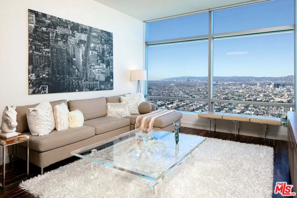 900 W Olympic Boulevard 40f, Los Angeles, California 90015 home-pic-1