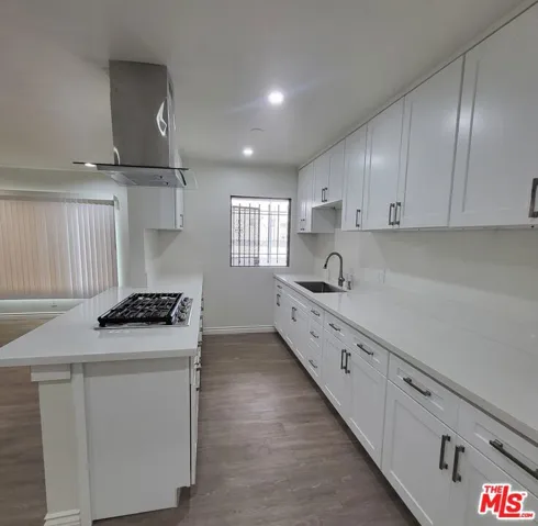 933 S Norton Avenue 4, Los Angeles, California 90019