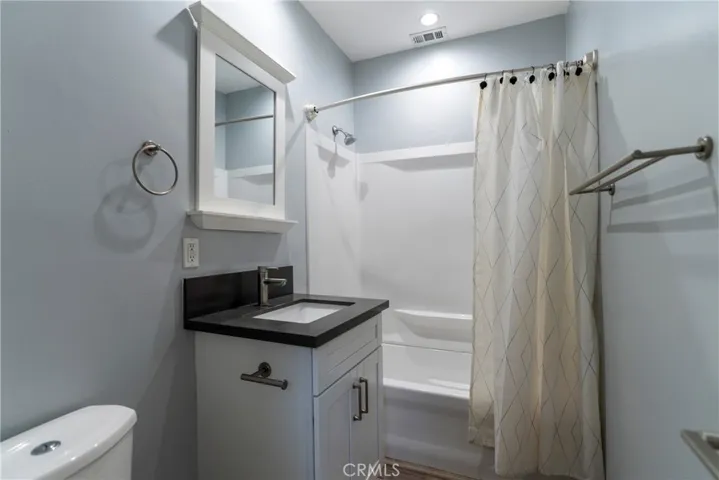 11938 Exposition Boulevard, Los Angeles, California 90064