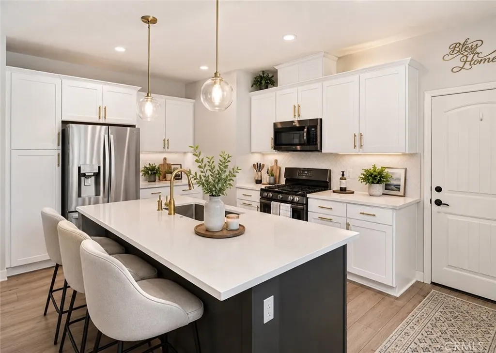 425 N Beechwood, Rialto, California 92376 — photo 4