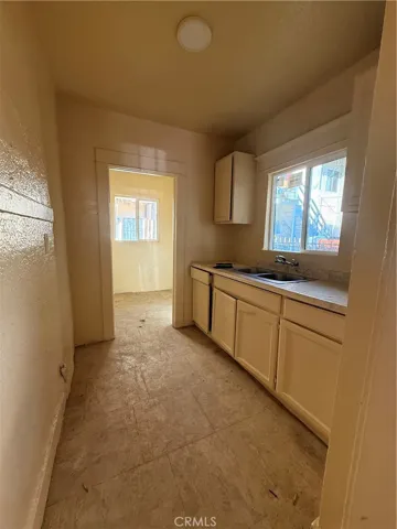 4257 San Pedro Place, Los Angeles, California 90011