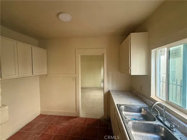 4257 San Pedro Place, Los Angeles, California 90011