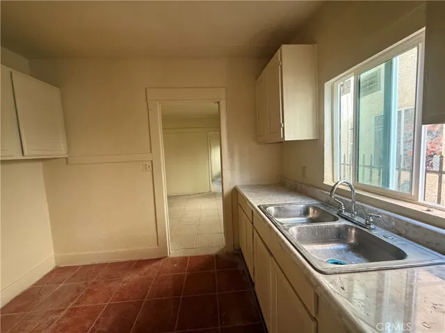 4257 San Pedro Place, Los Angeles, California 90011