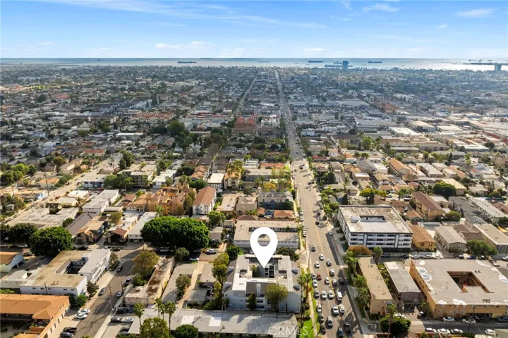 2 Miles to the Beach!