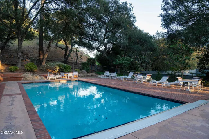 Delivery1753HiddenValleyRd,ThousandOaks-