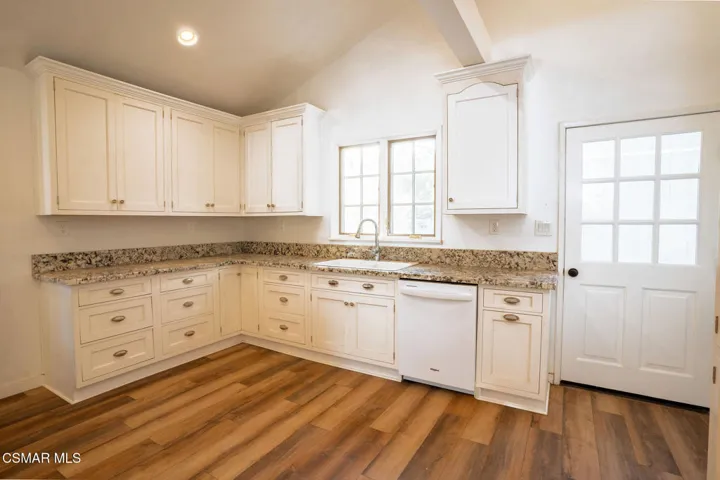 Delivery1753HiddenValleyRd,ThousandOaks-